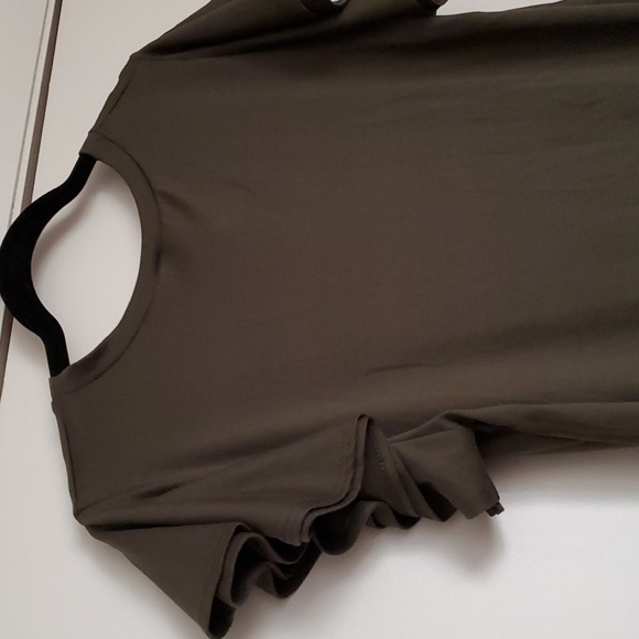 *NWT* olive green flutter sleeves top - Picture 9 of 13